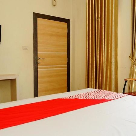 Hotel Golden Vella Pangkal Pinang Exteriör bild